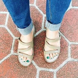 patricia sandals crocs